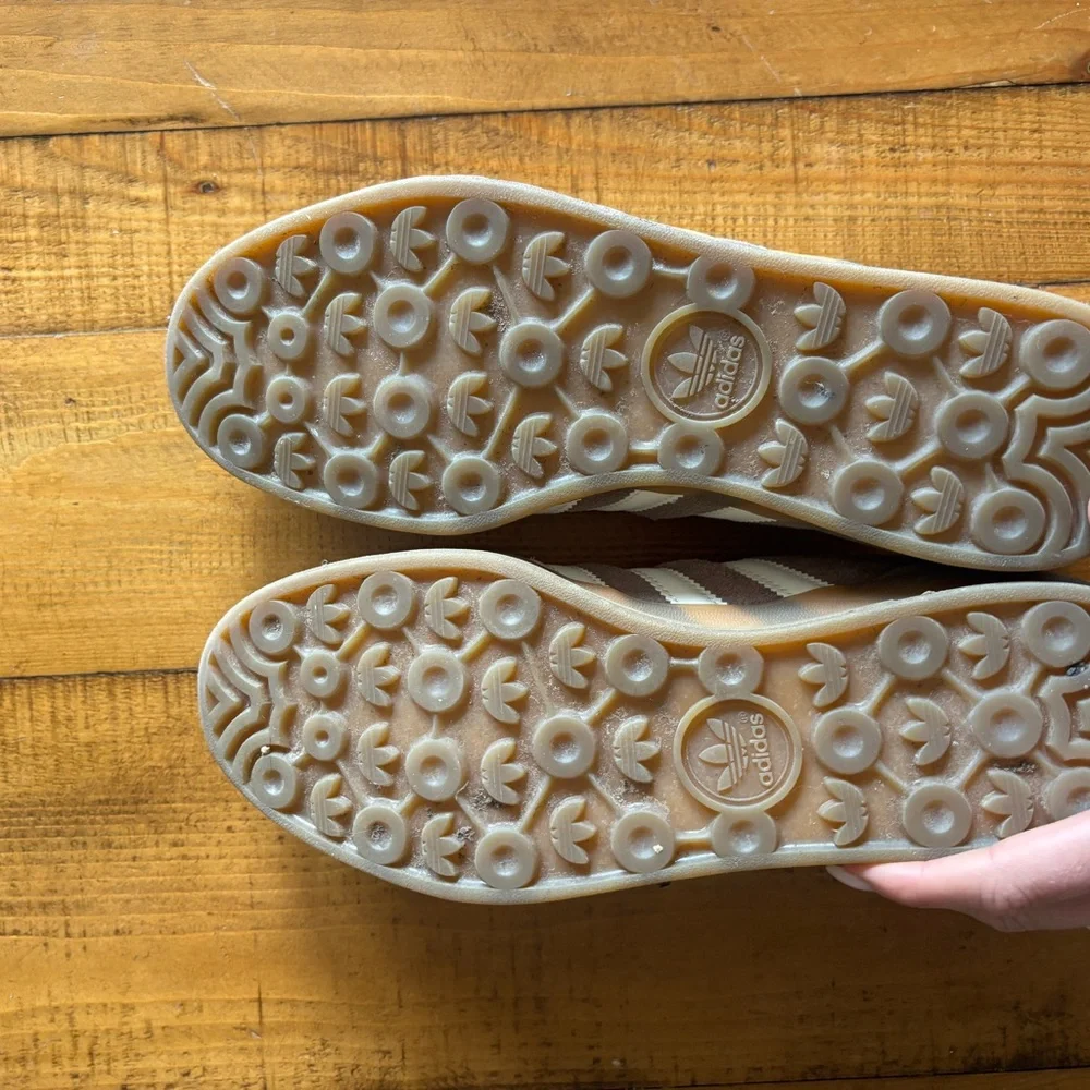 Adidas Gazelle in Taupe and Grey - Women’s 11 / Men’s 10 - Picture 3 of 3